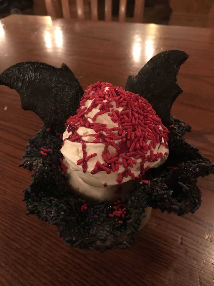 Raspberry Bat Wing Sundae