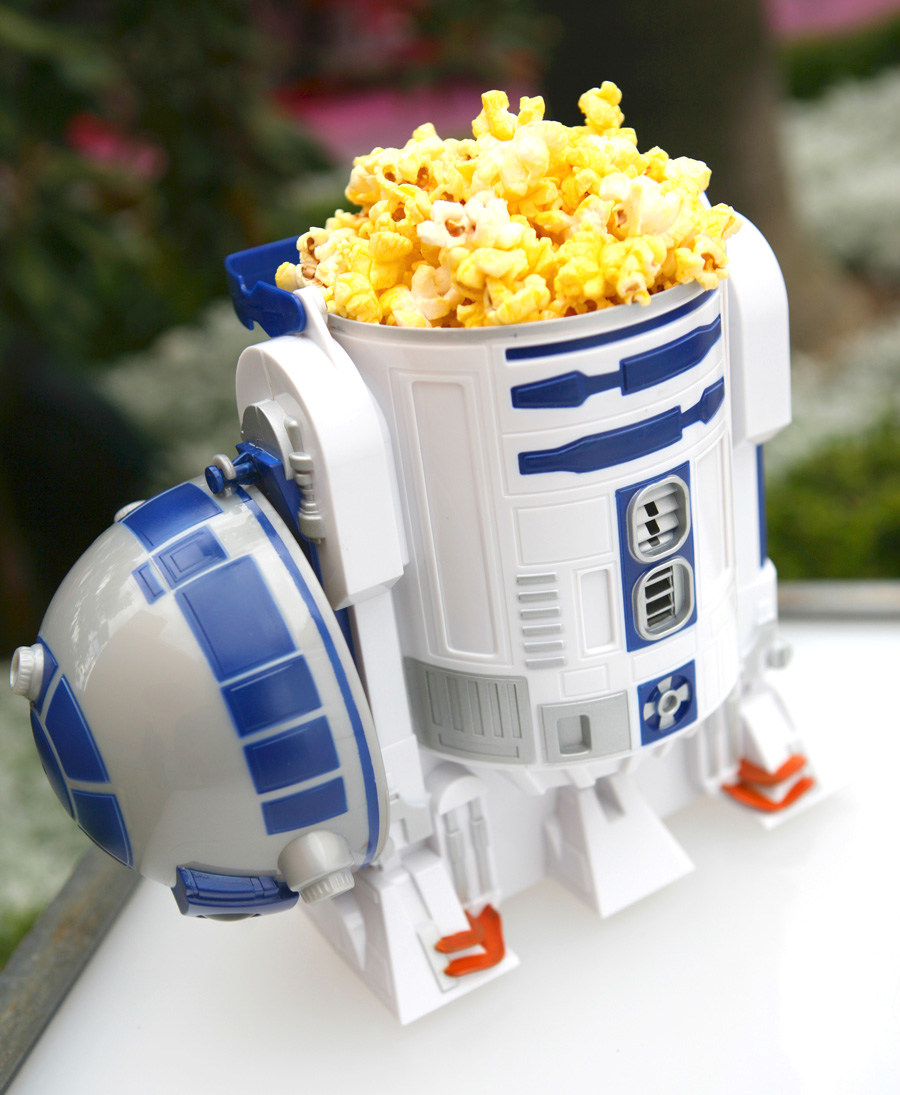 R2-D2 Has His Head Full of Popcorn Too